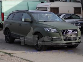Audi Q7 2013 autófóliázás: Avery blunt military green autó fóliával 01