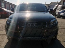 Audi Q7 autófóliázás: Avery gloss metallic black cb1600001 autó fóliával 2