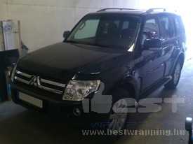 Mitsubishi Pajero autófóliázás: Avery gyöngyházfehér autófóliázás 05